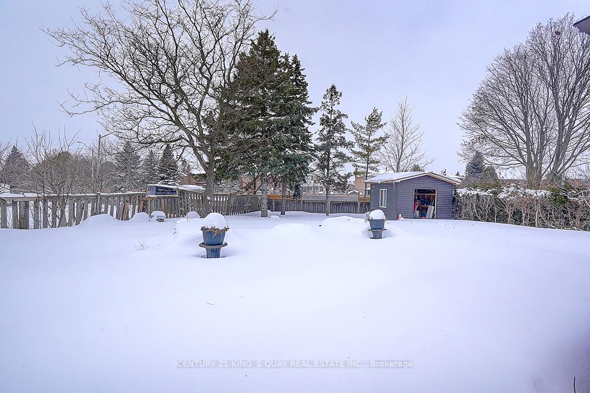 Photo 4 of 103 Stirling Crescent, Markham, Milliken Mills East — HOMEH