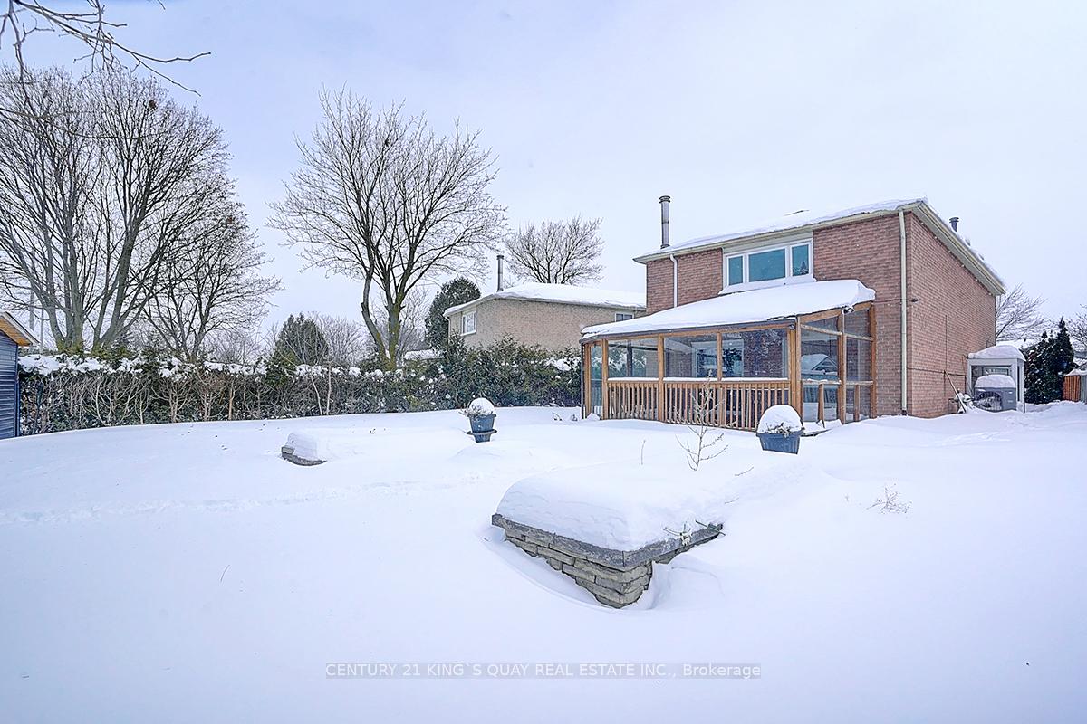 Photo 6 of 103 Stirling Crescent, Markham, Milliken Mills East — HOMEH