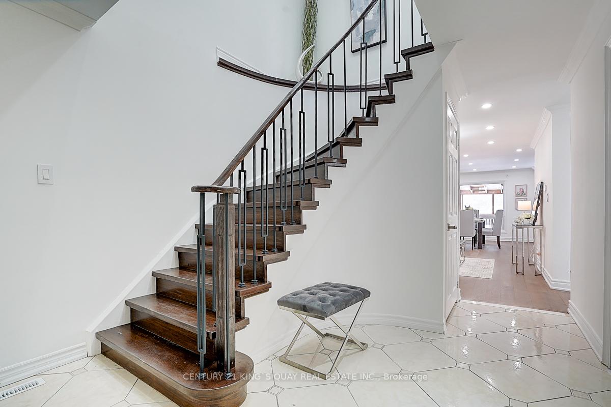 Photo 7 of 103 Stirling Crescent, Markham, Milliken Mills East — HOMEH