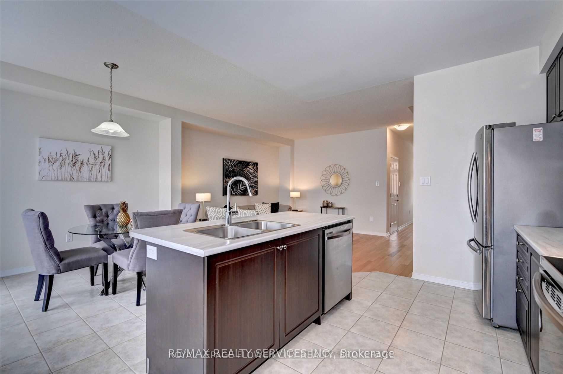 Photo 14 of 15 Blacksmith Drive, Woolwich, Breslau — HOMEH