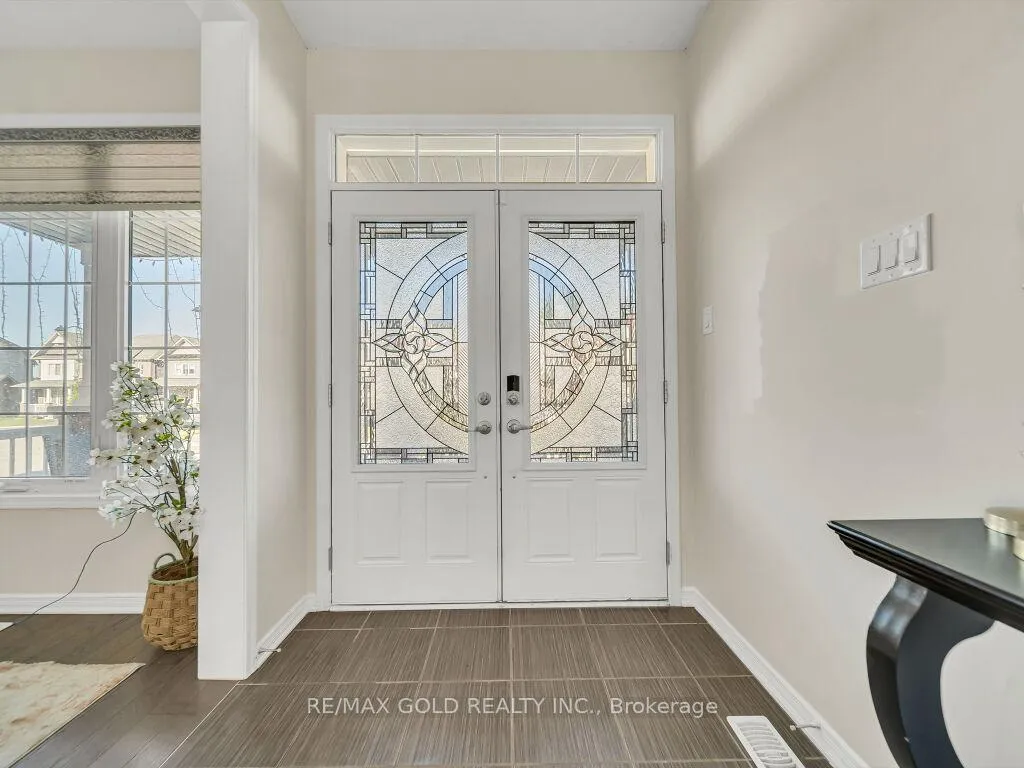 Photo 5 of 219 Dolman Street S, Woolwich, Breslau — HOMEH