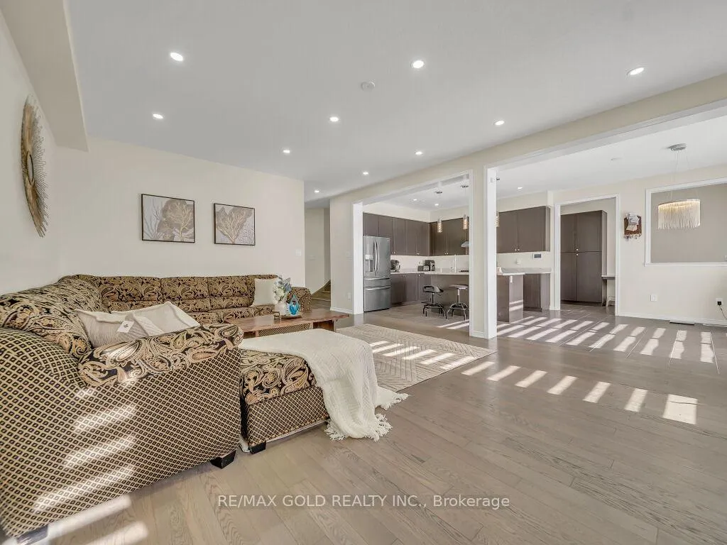 Photo 13 of 219 Dolman Street S, Woolwich, Breslau — HOMEH