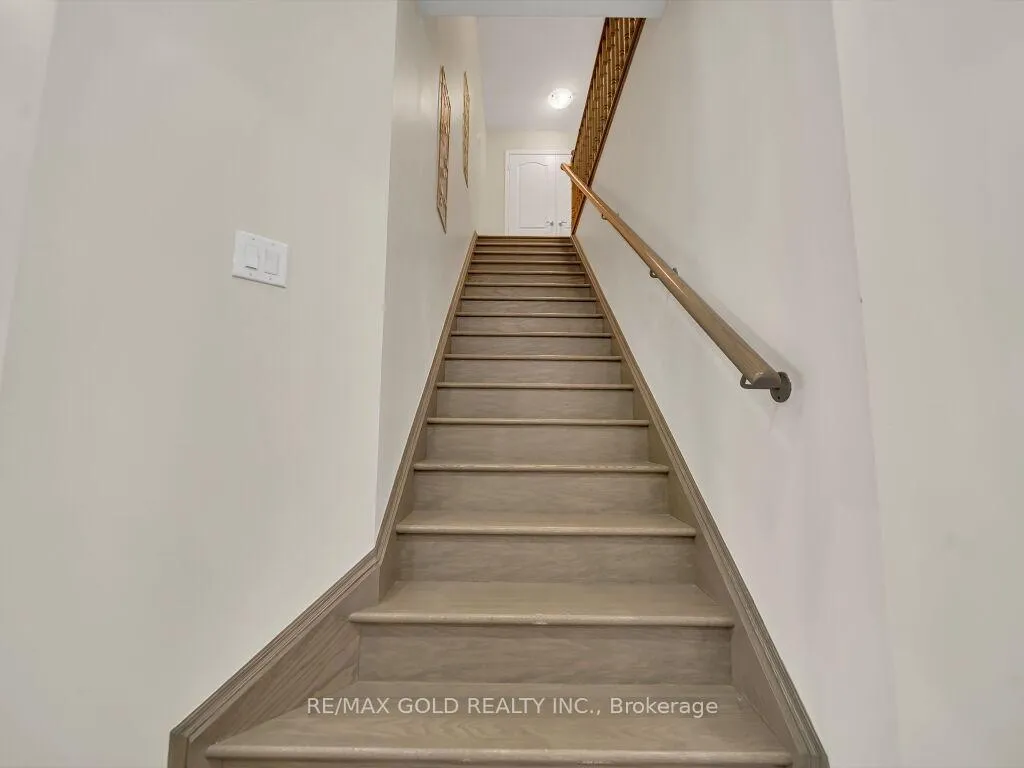 Photo 22 of 219 Dolman Street S, Woolwich, Breslau — HOMEH