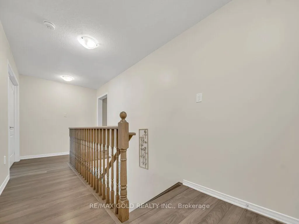 Photo 23 of 219 Dolman Street S, Woolwich, Breslau — HOMEH
