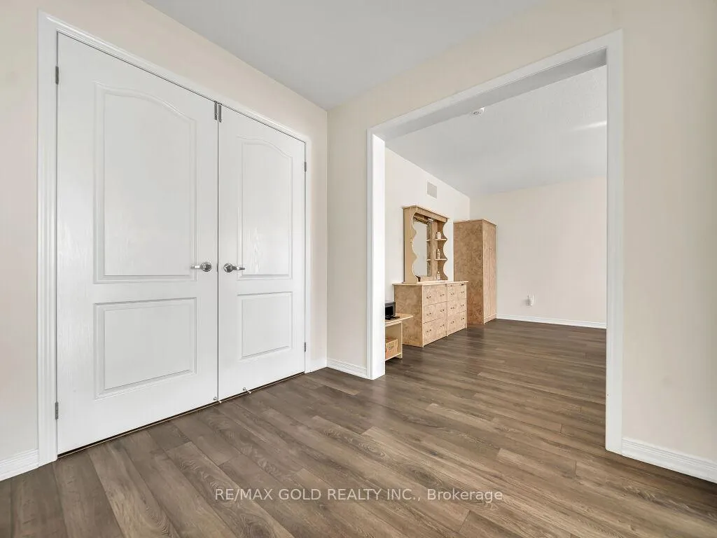 Photo 25 of 219 Dolman Street S, Woolwich, Breslau — HOMEH