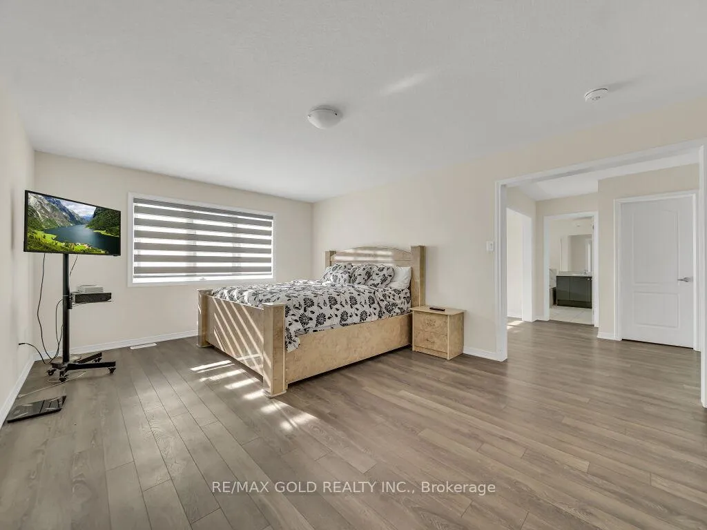 Photo 27 of 219 Dolman Street S, Woolwich, Breslau — HOMEH