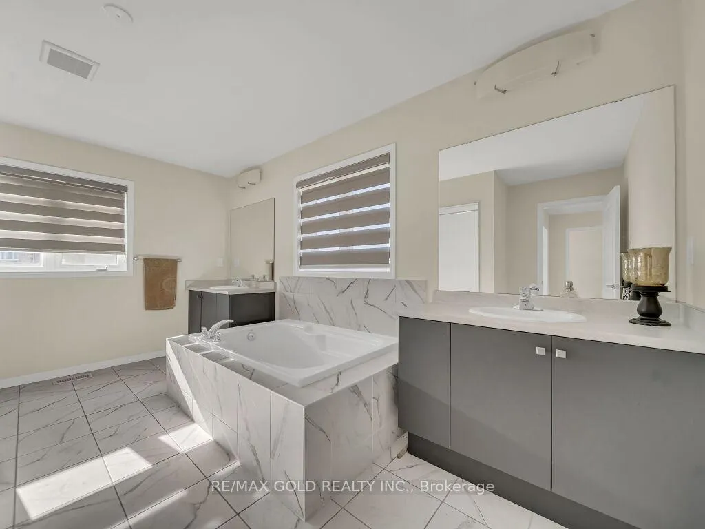 Photo 29 of 219 Dolman Street S, Woolwich, Breslau — HOMEH