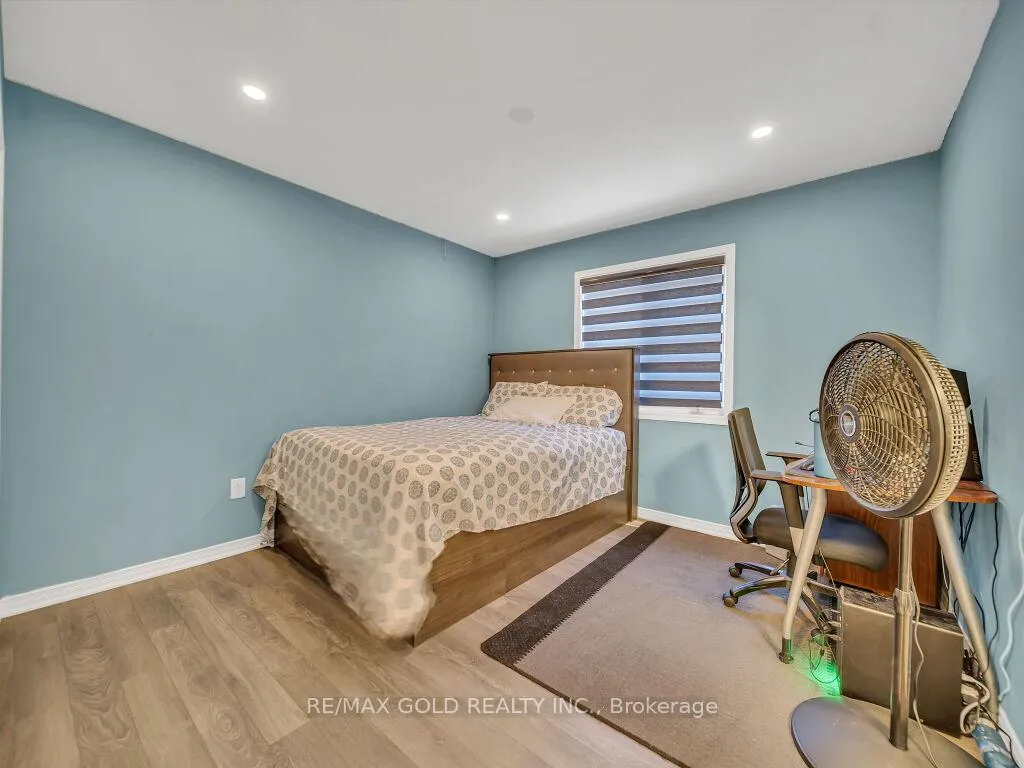Photo 31 of 219 Dolman Street S, Woolwich, Breslau — HOMEH