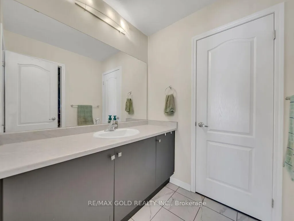 Photo 37 of 219 Dolman Street S, Woolwich, Breslau — HOMEH