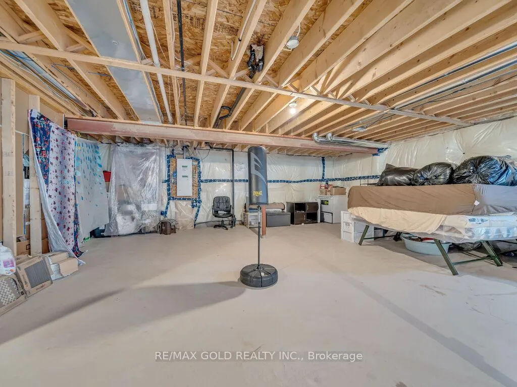 Photo 40 of 219 Dolman Street S, Woolwich, Breslau — HOMEH