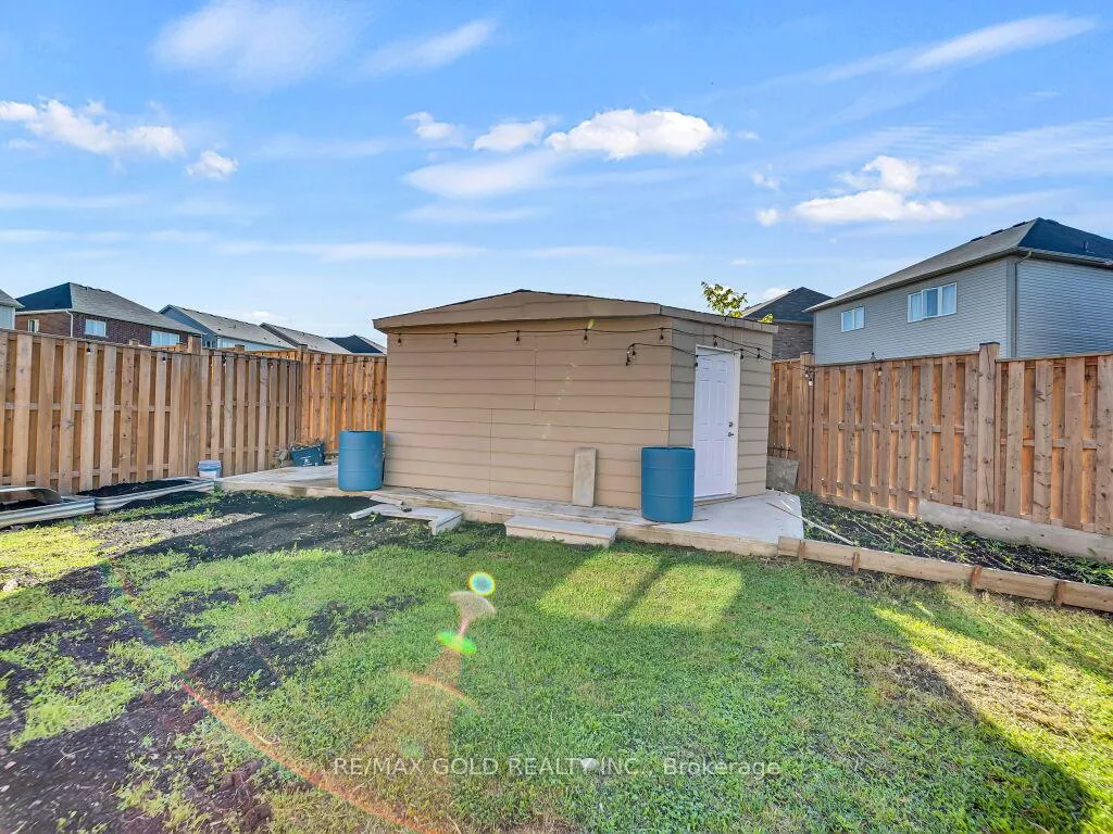 Photo 42 of 219 Dolman Street S, Woolwich, Breslau — HOMEH