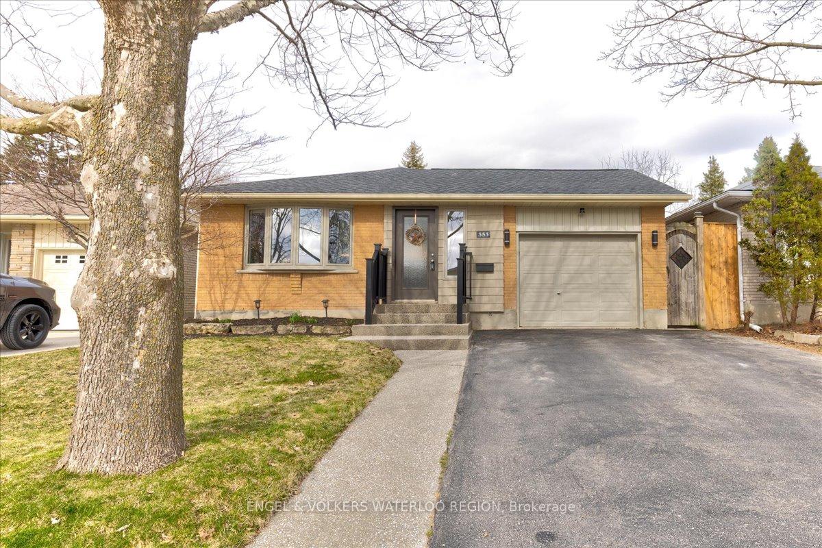 Photo 4 of 353 Lee Circle, Waterloo, Lincoln Village — HOMEH