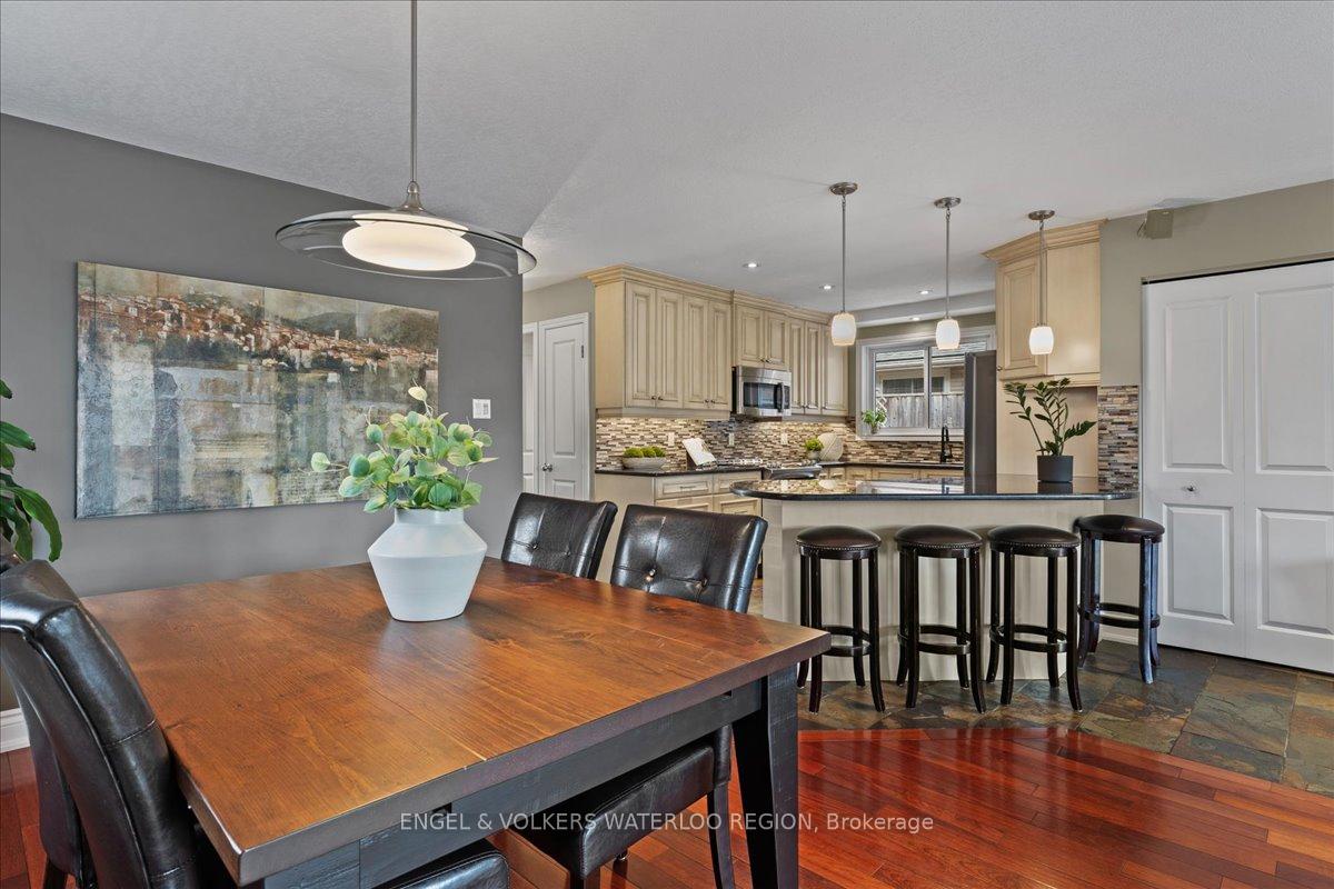 Photo 11 of 353 Lee Circle, Waterloo, Lincoln Village — HOMEH