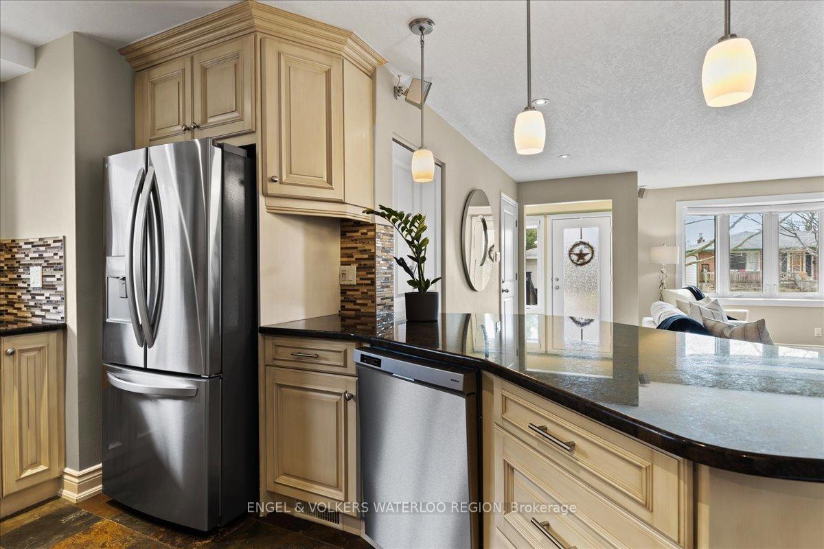 Photo 14 of 353 Lee Circle, Waterloo, Lincoln Village — HOMEH