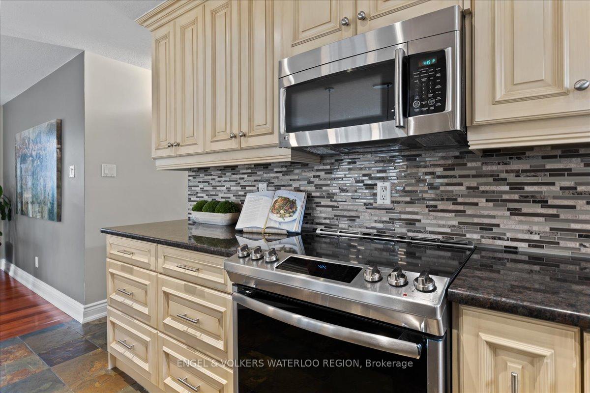 Photo 16 of 353 Lee Circle, Waterloo, Lincoln Village — HOMEH