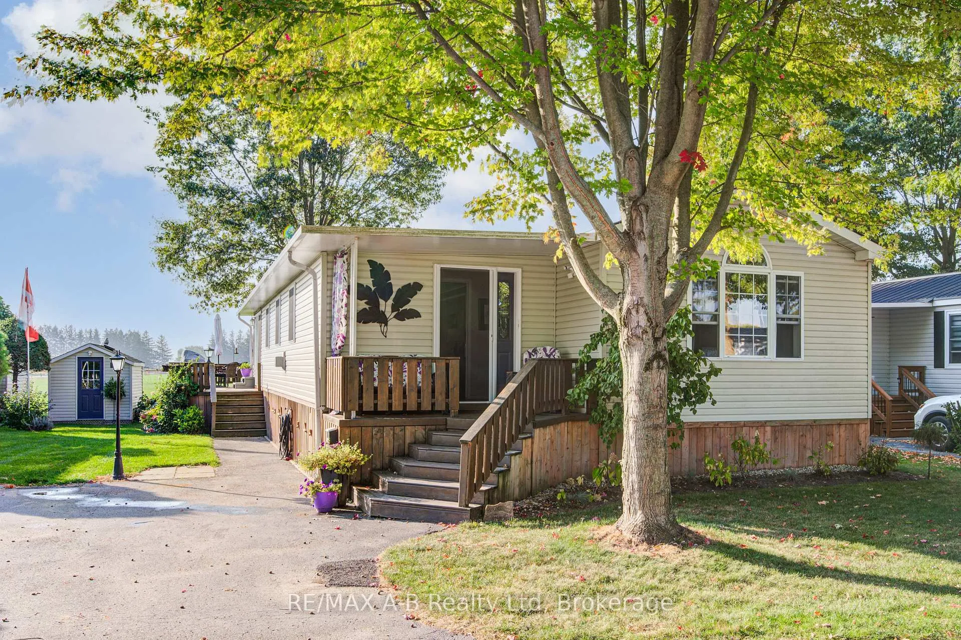 Front of Unit 959, 316489 31st Line