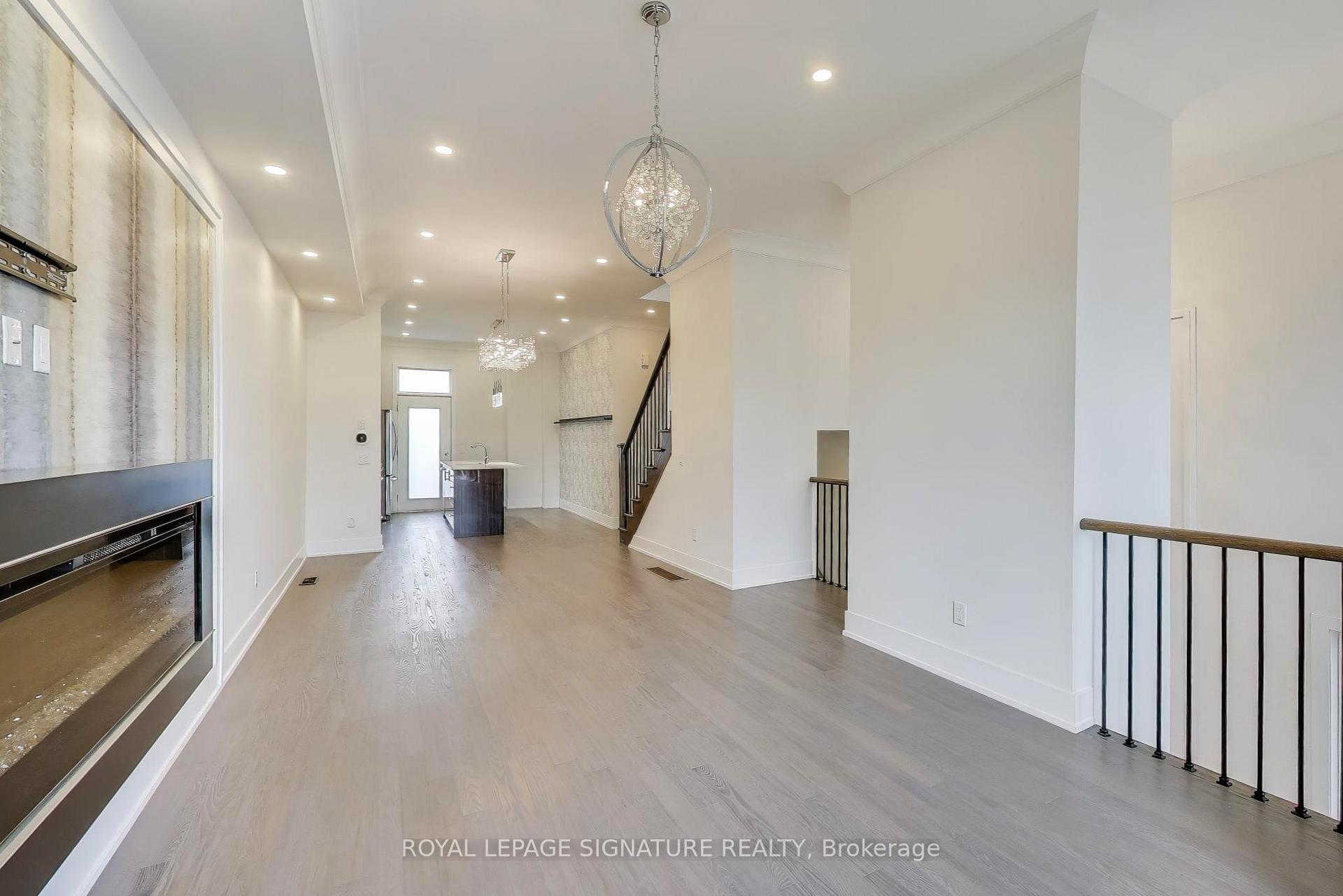 Photo 6 of 9124 Bathurst Street, Vaughan, Patterson — HOMEH