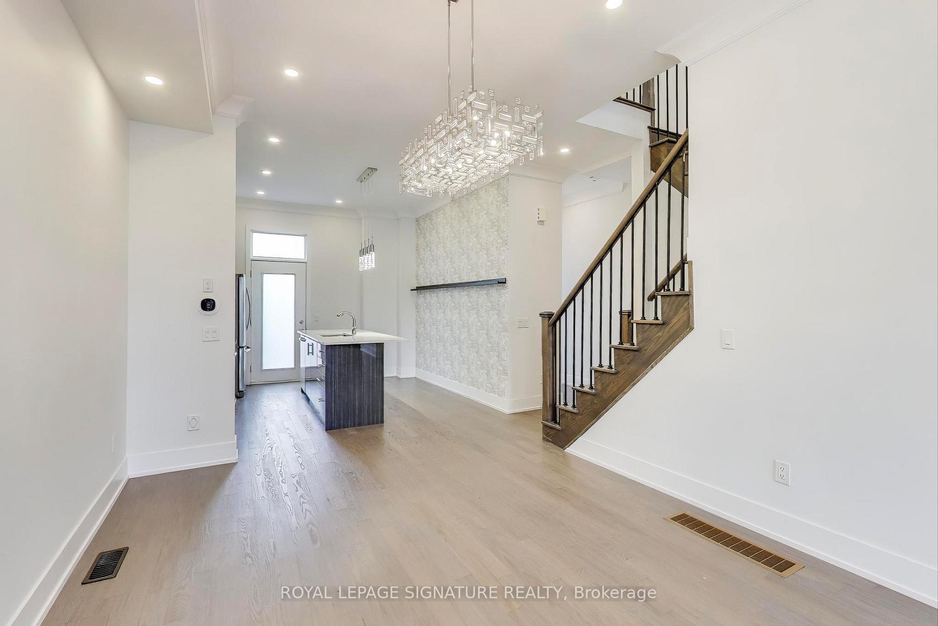 Photo 7 of 9124 Bathurst Street, Vaughan, Patterson — HOMEH