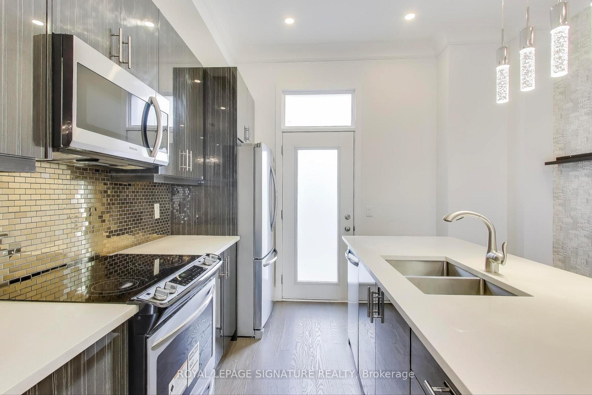 Photo 9 of 9124 Bathurst Street, Vaughan, Patterson — HOMEH