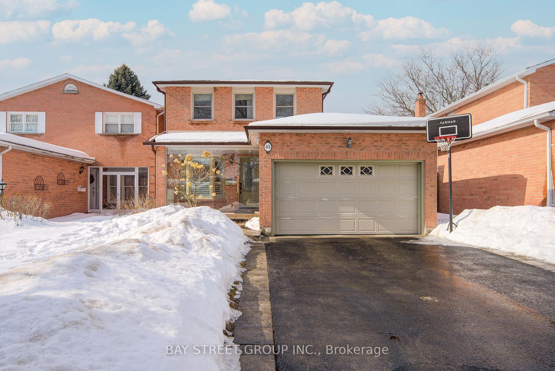 Photo 2 of 43 Adrian Crescent, Markham, Raymerville — HOMEH