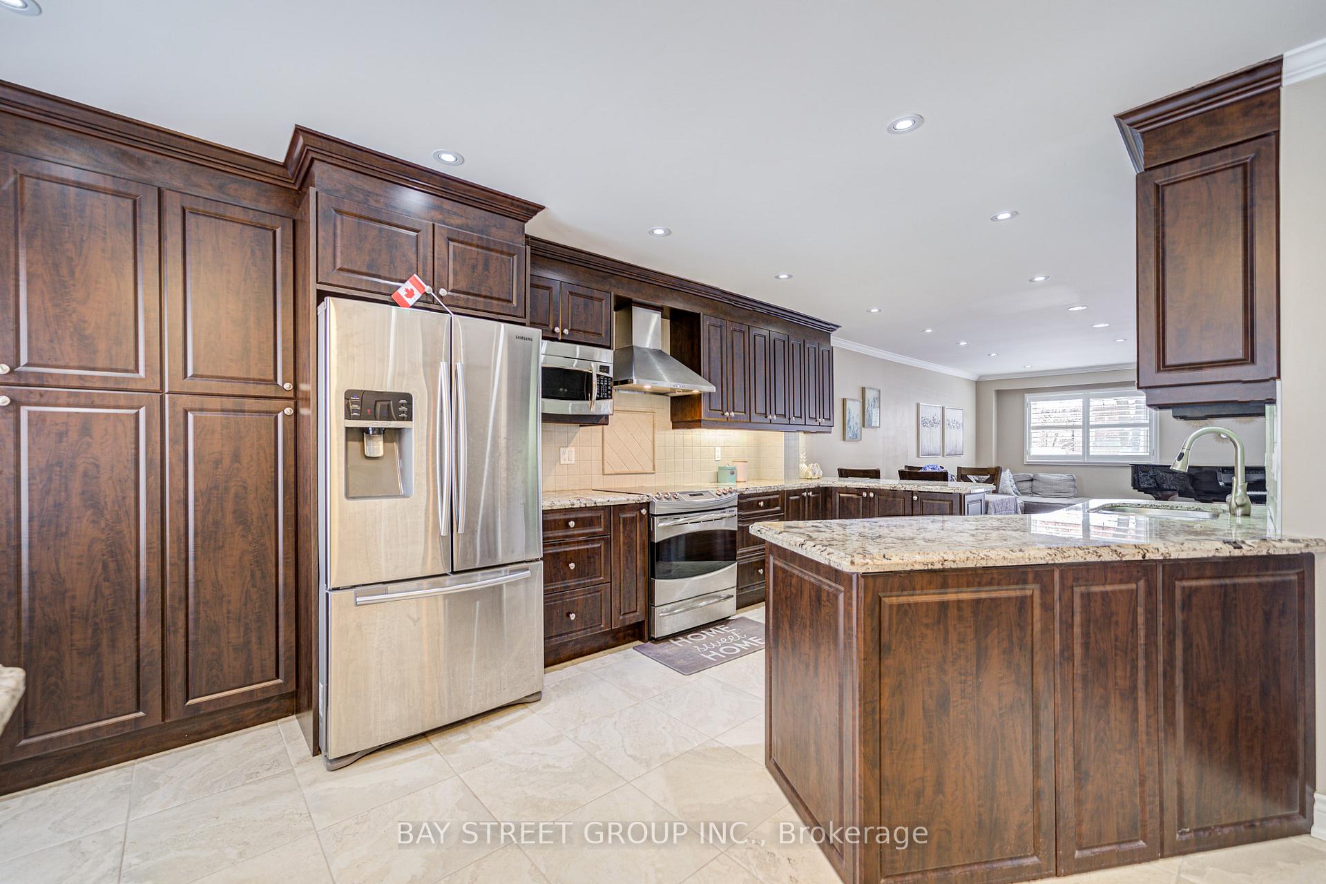 Photo 5 of 43 Adrian Crescent, Markham, Raymerville — HOMEH