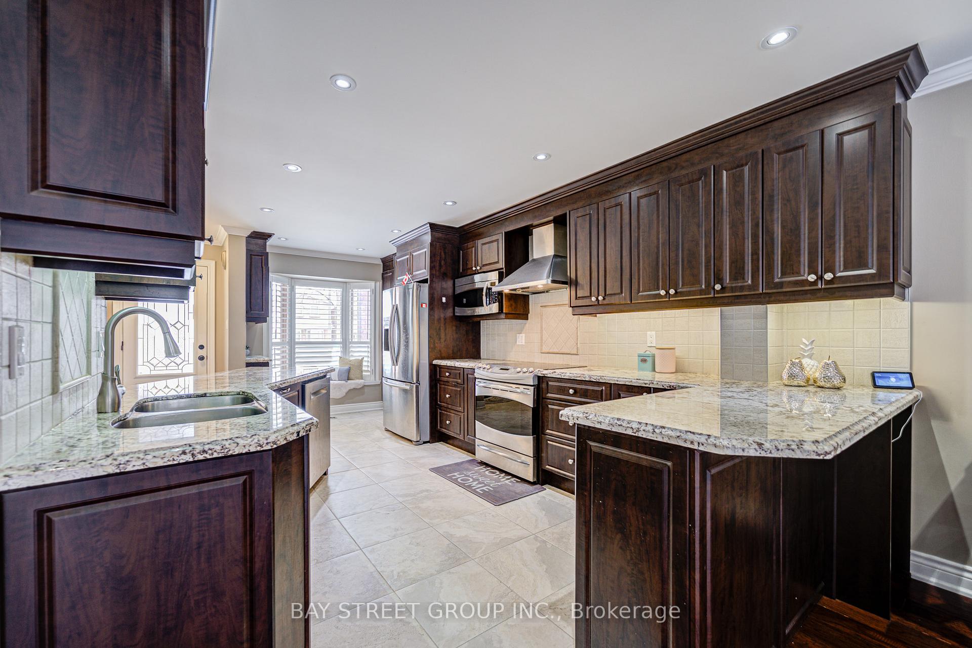 Photo 8 of 43 Adrian Crescent, Markham, Raymerville — HOMEH