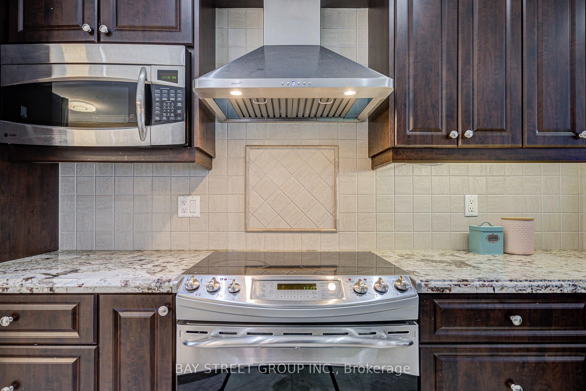 Photo 9 of 43 Adrian Crescent, Markham, Raymerville — HOMEH