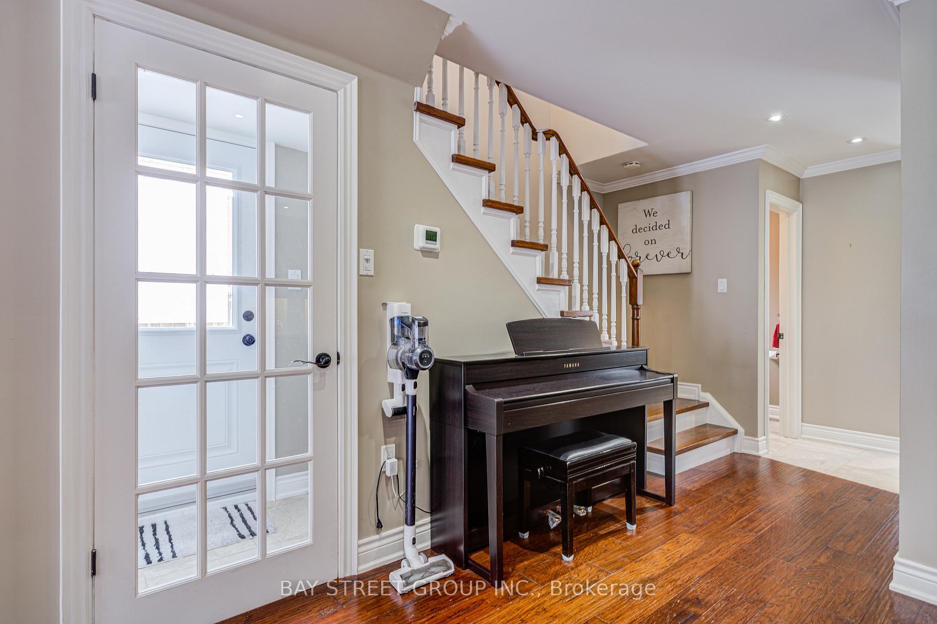 Photo 11 of 43 Adrian Crescent, Markham, Raymerville — HOMEH