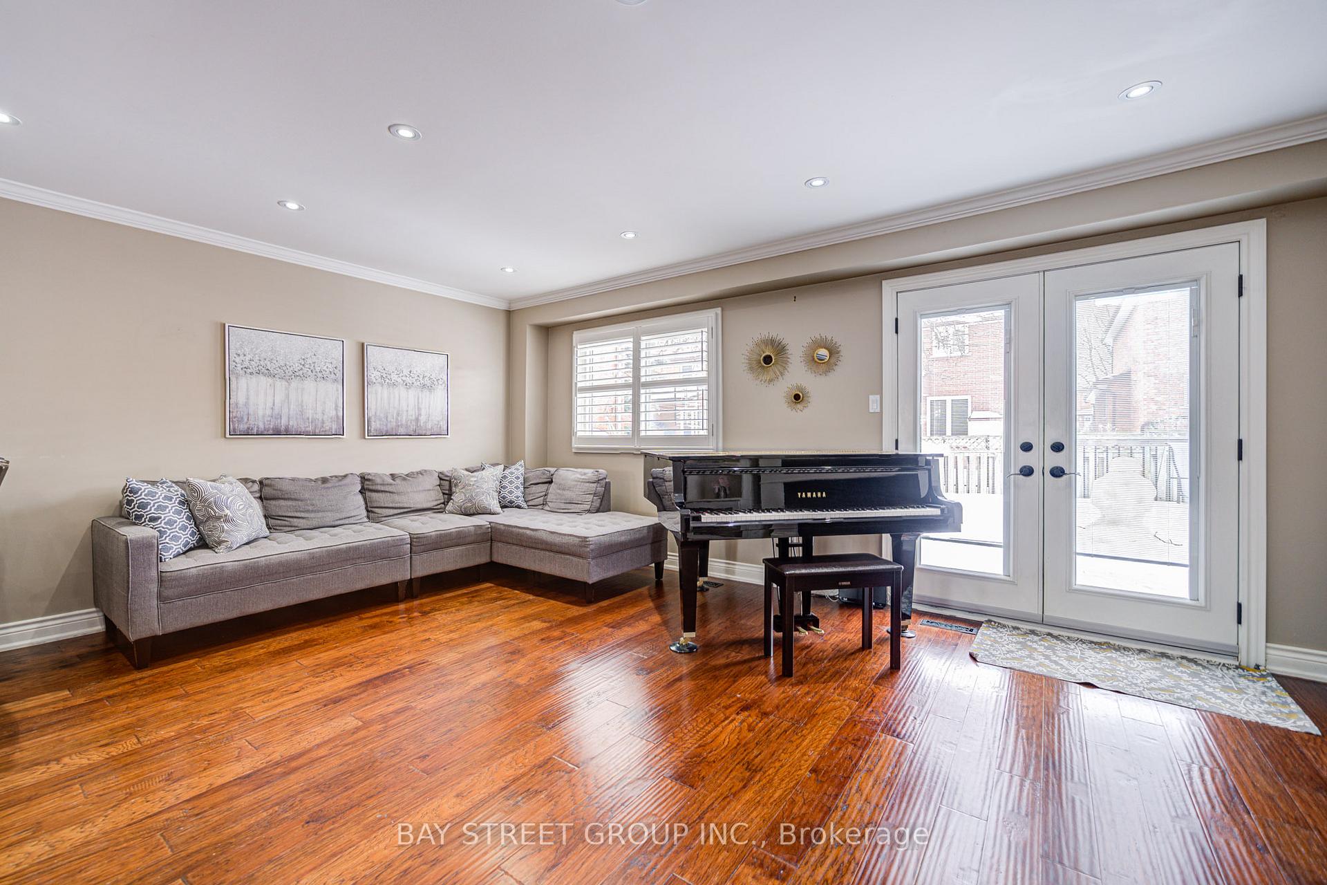 Photo 18 of 43 Adrian Crescent, Markham, Raymerville — HOMEH