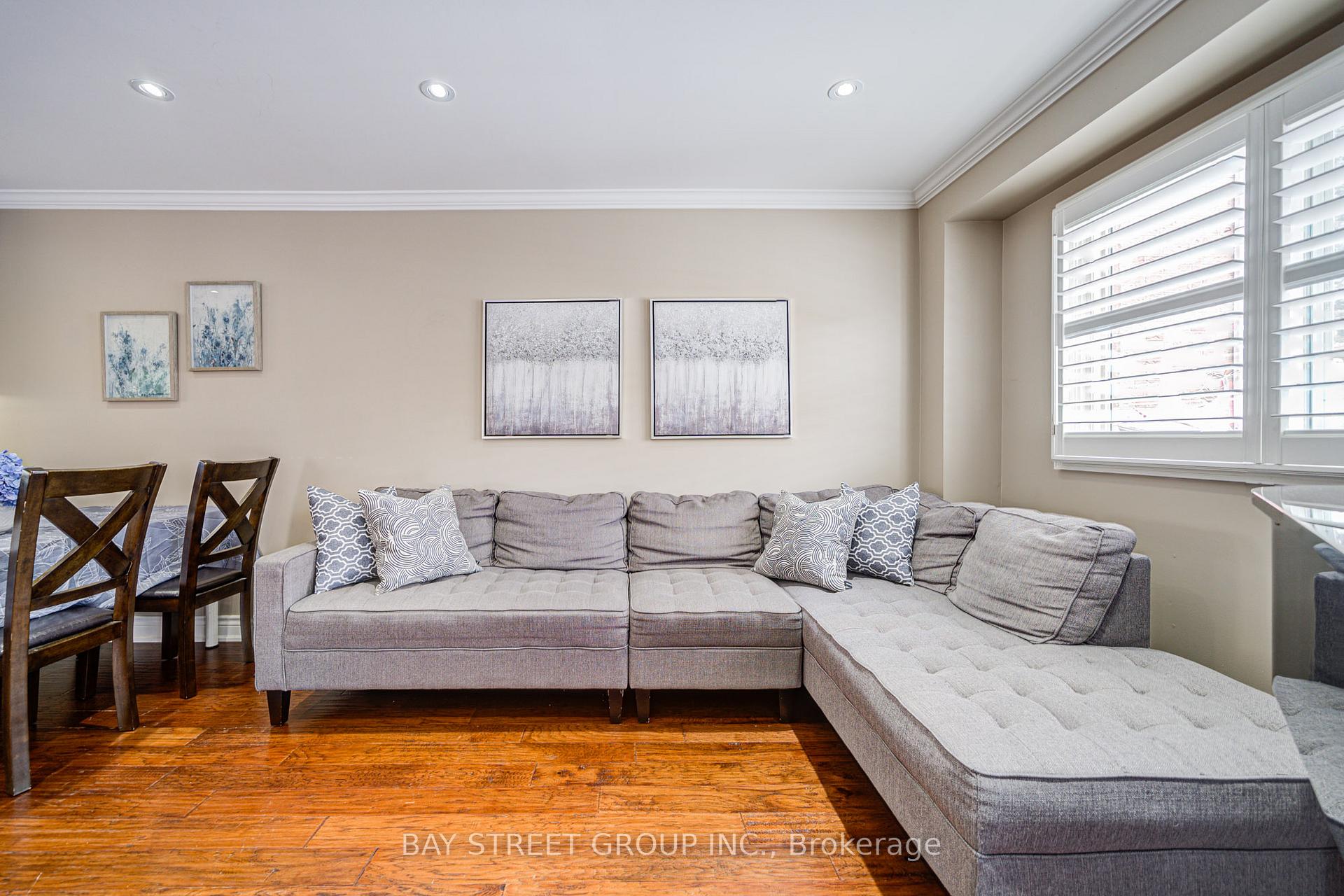 Photo 19 of 43 Adrian Crescent, Markham, Raymerville — HOMEH