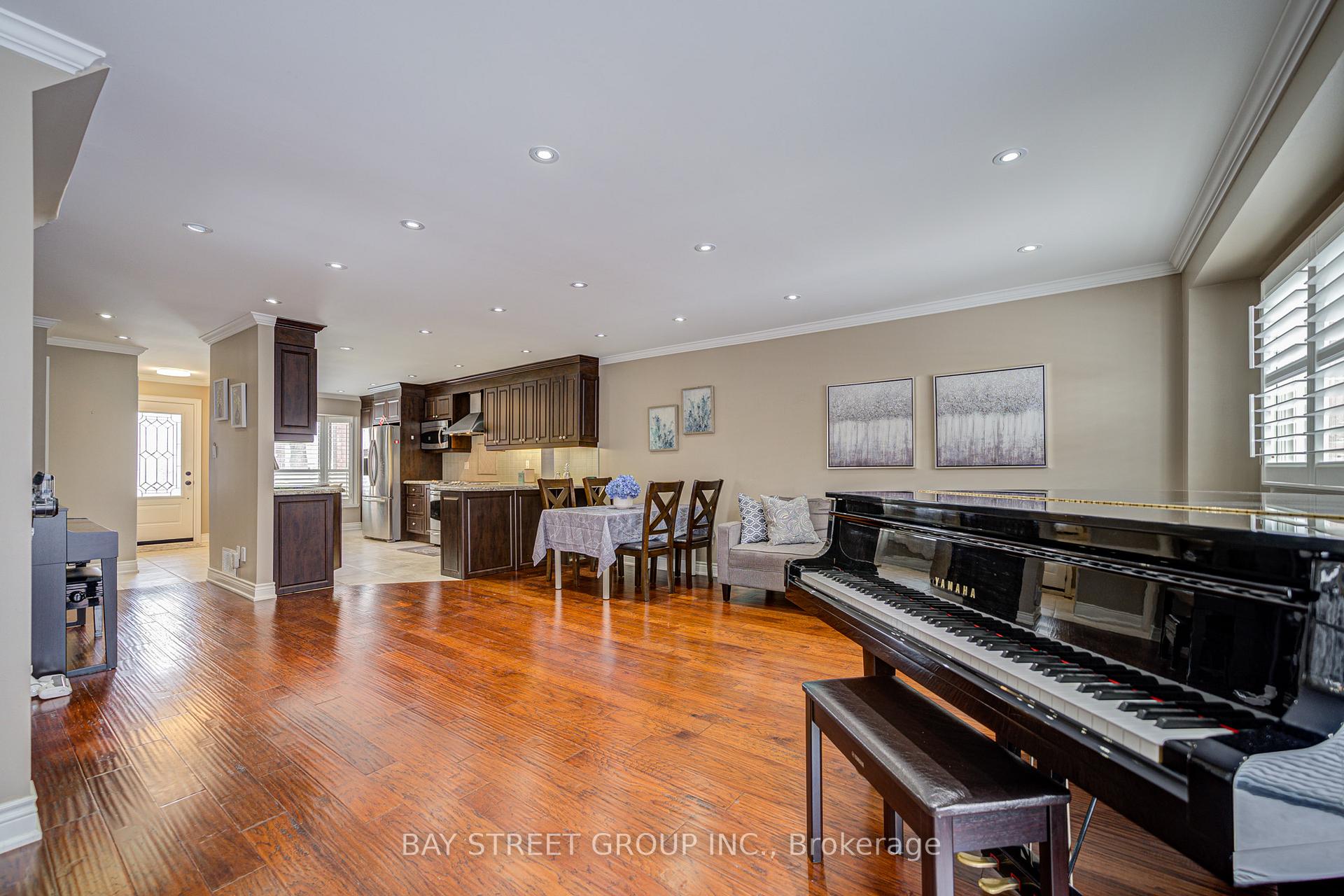 Photo 21 of 43 Adrian Crescent, Markham, Raymerville — HOMEH