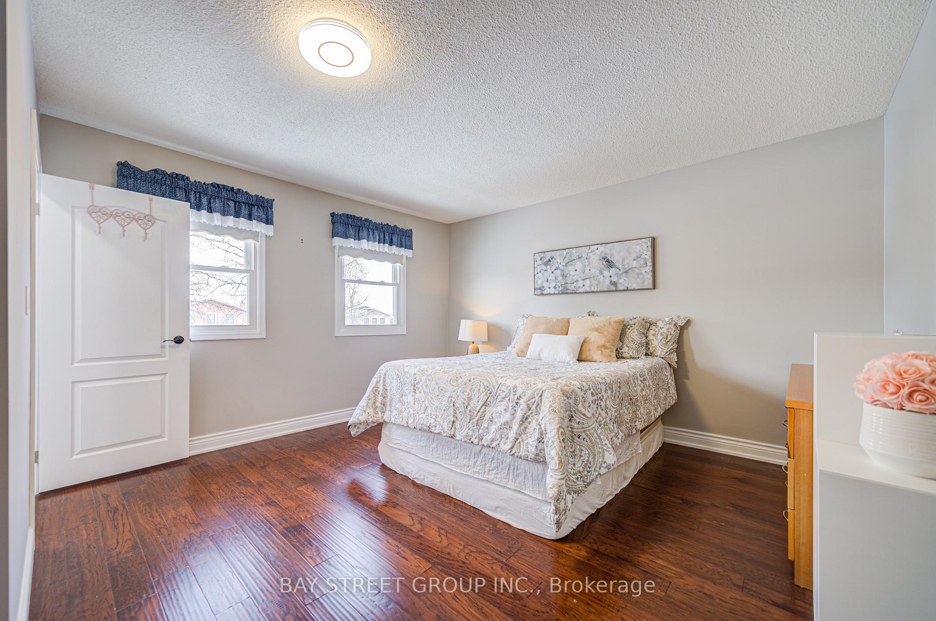 Photo 24 of 43 Adrian Crescent, Markham, Raymerville — HOMEH