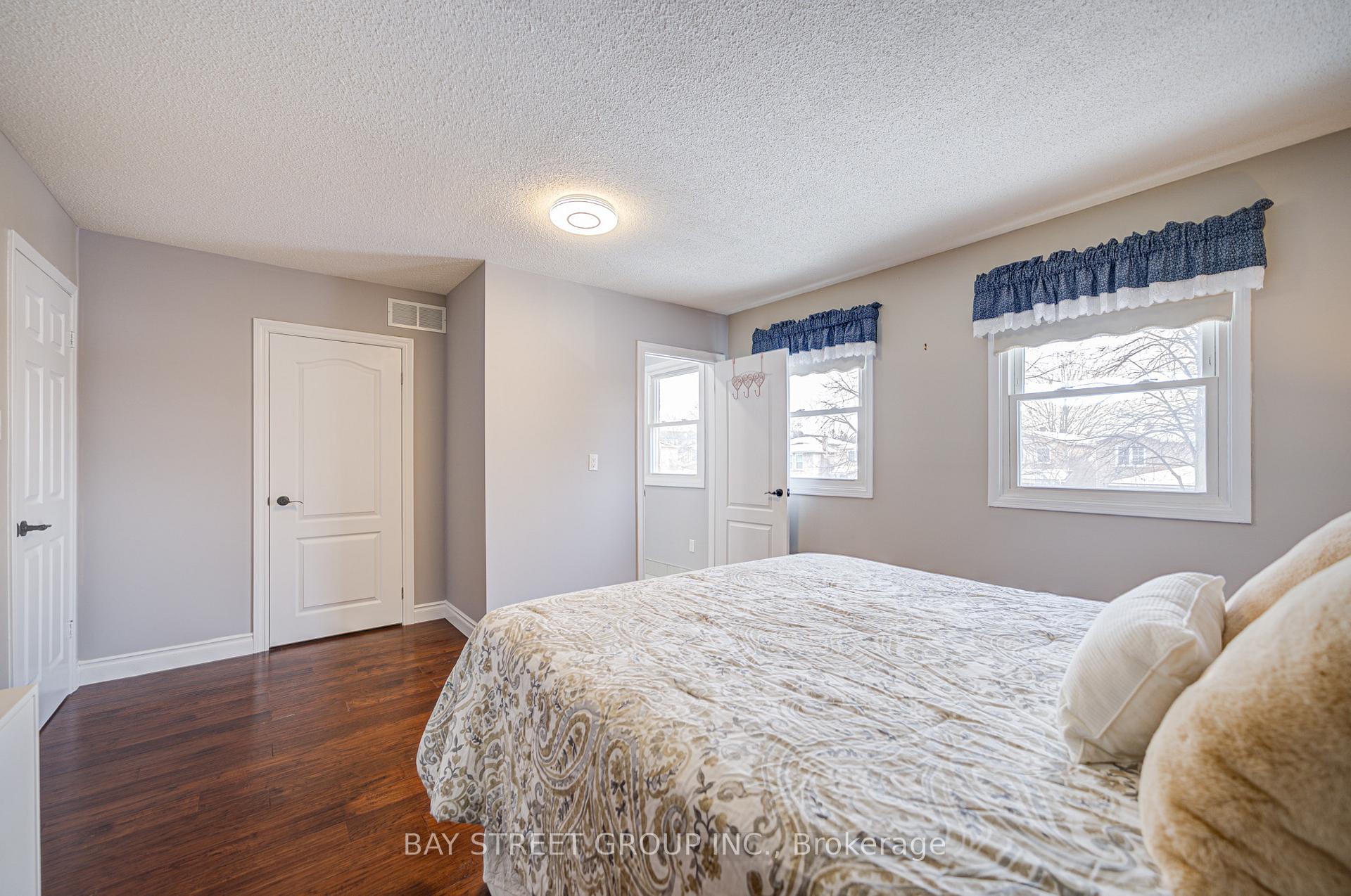 Photo 27 of 43 Adrian Crescent, Markham, Raymerville — HOMEH