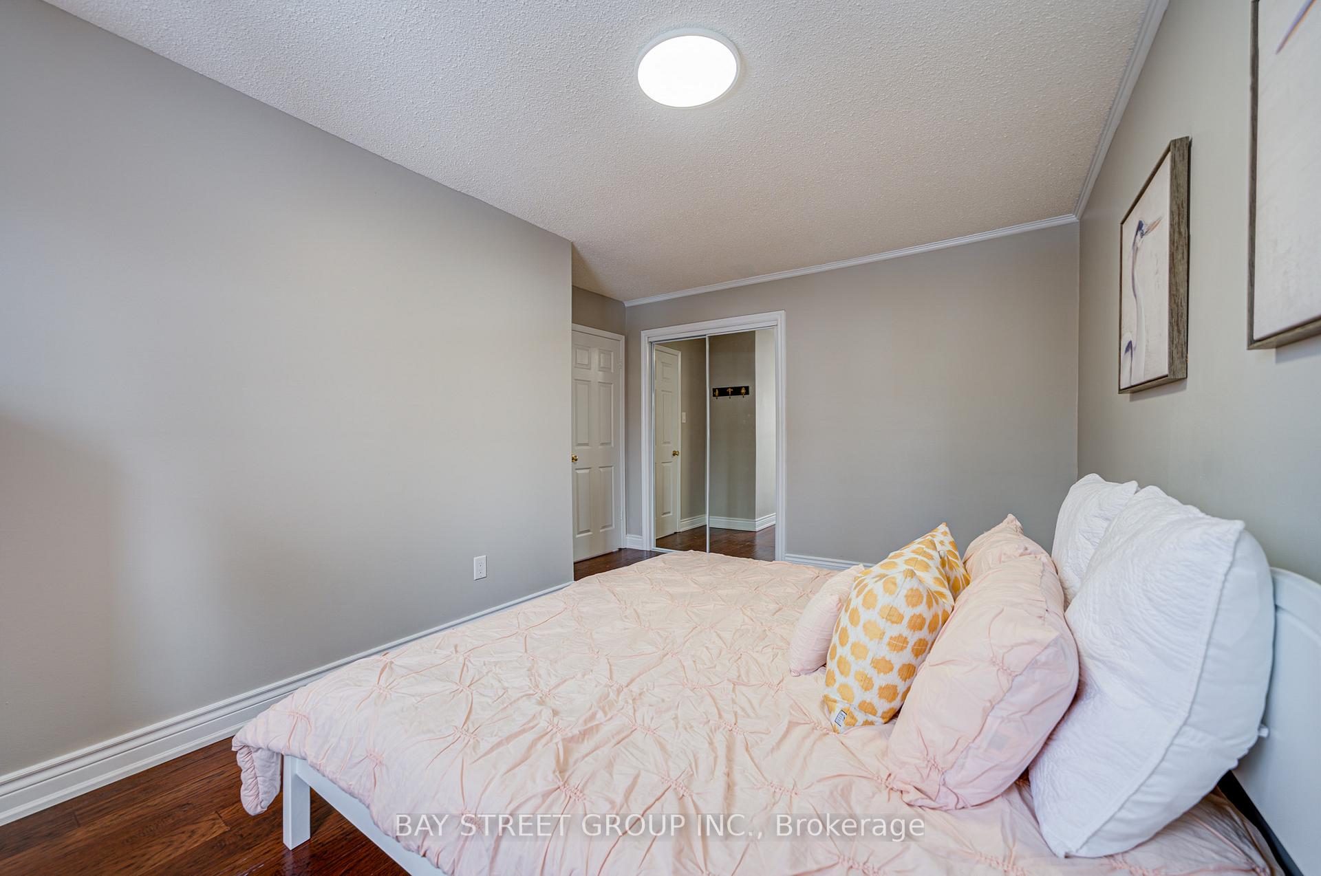 Photo 31 of 43 Adrian Crescent, Markham, Raymerville — HOMEH