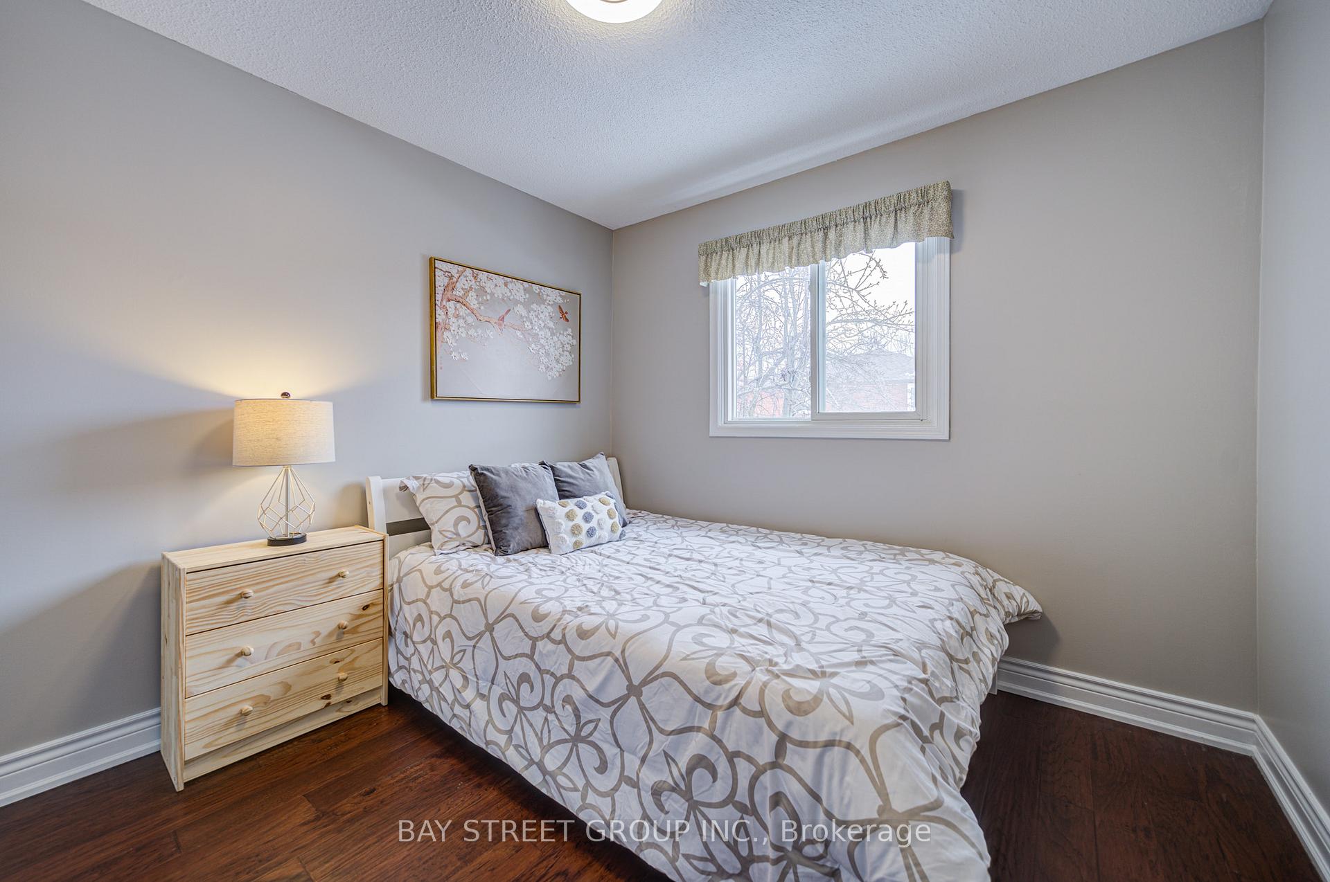 Photo 33 of 43 Adrian Crescent, Markham, Raymerville — HOMEH