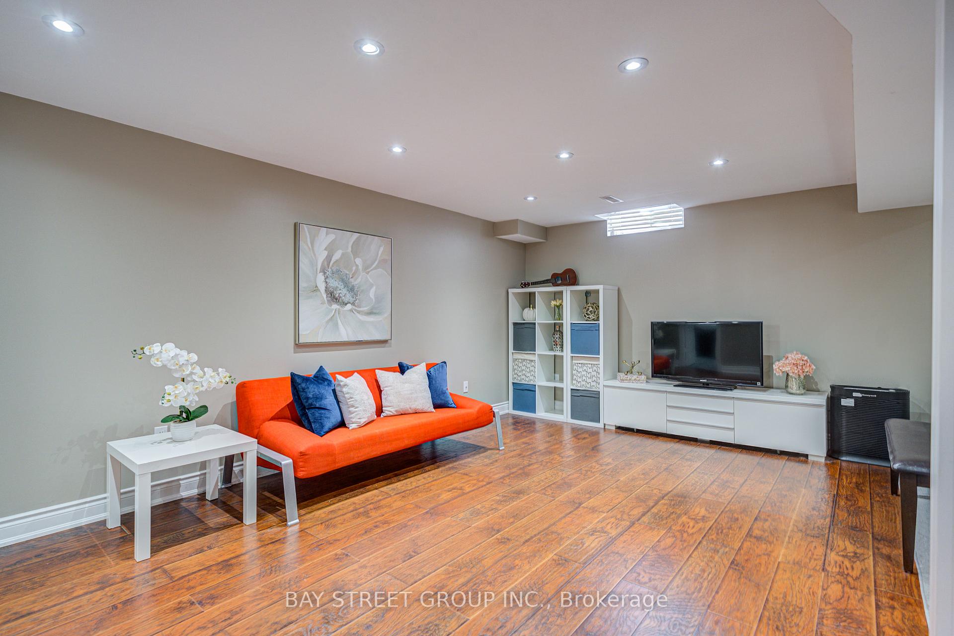 Photo 39 of 43 Adrian Crescent, Markham, Raymerville — HOMEH