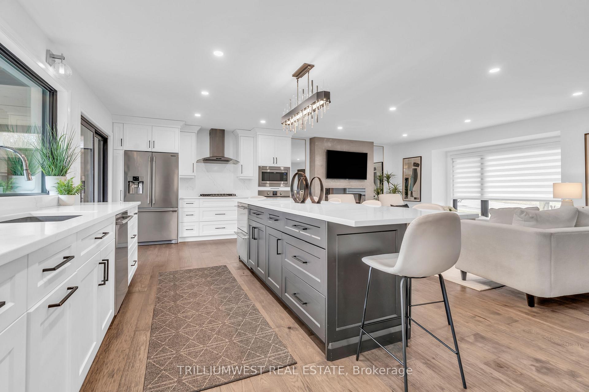 Photo 3 of 100 Margaret Avenue N, Waterloo — HOMEH