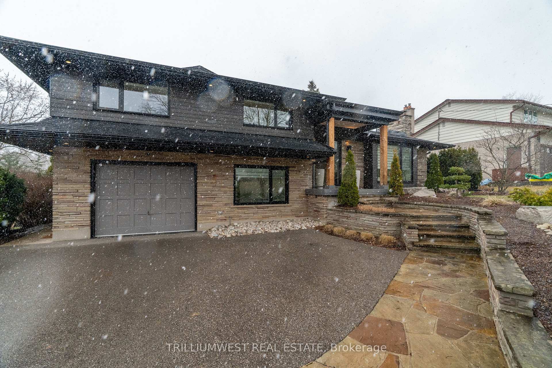 Photo 6 of 100 Margaret Avenue N, Waterloo — HOMEH