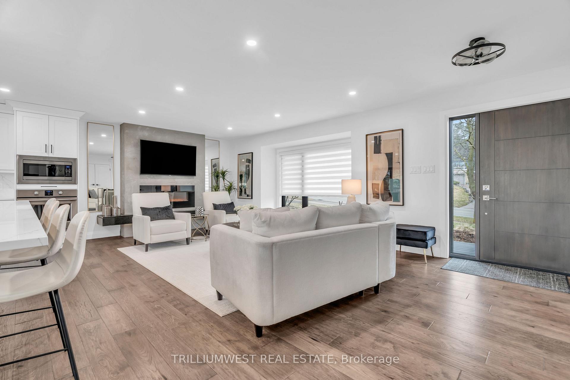 Photo 10 of 100 Margaret Avenue N, Waterloo — HOMEH