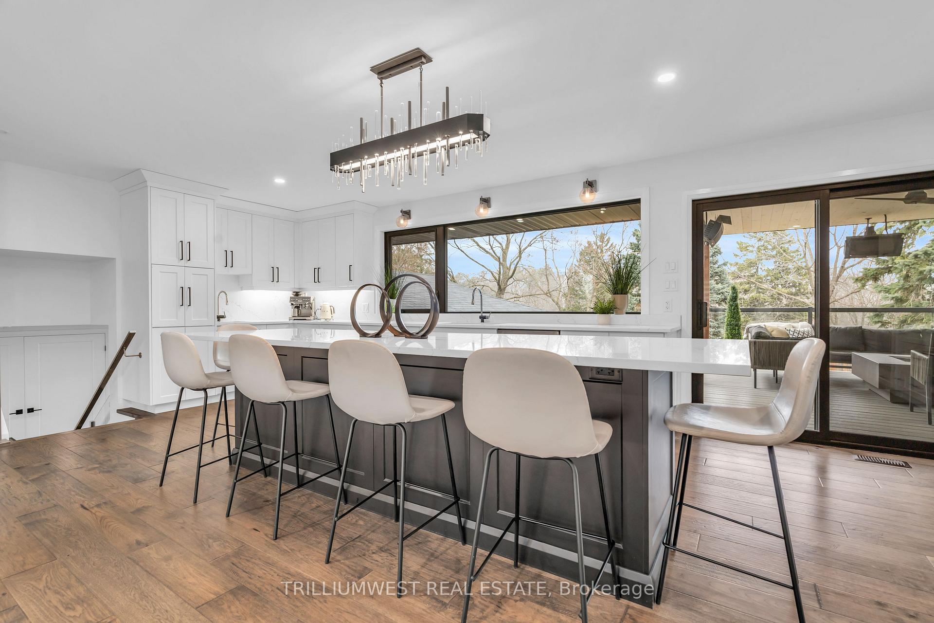 Photo 13 of 100 Margaret Avenue N, Waterloo — HOMEH