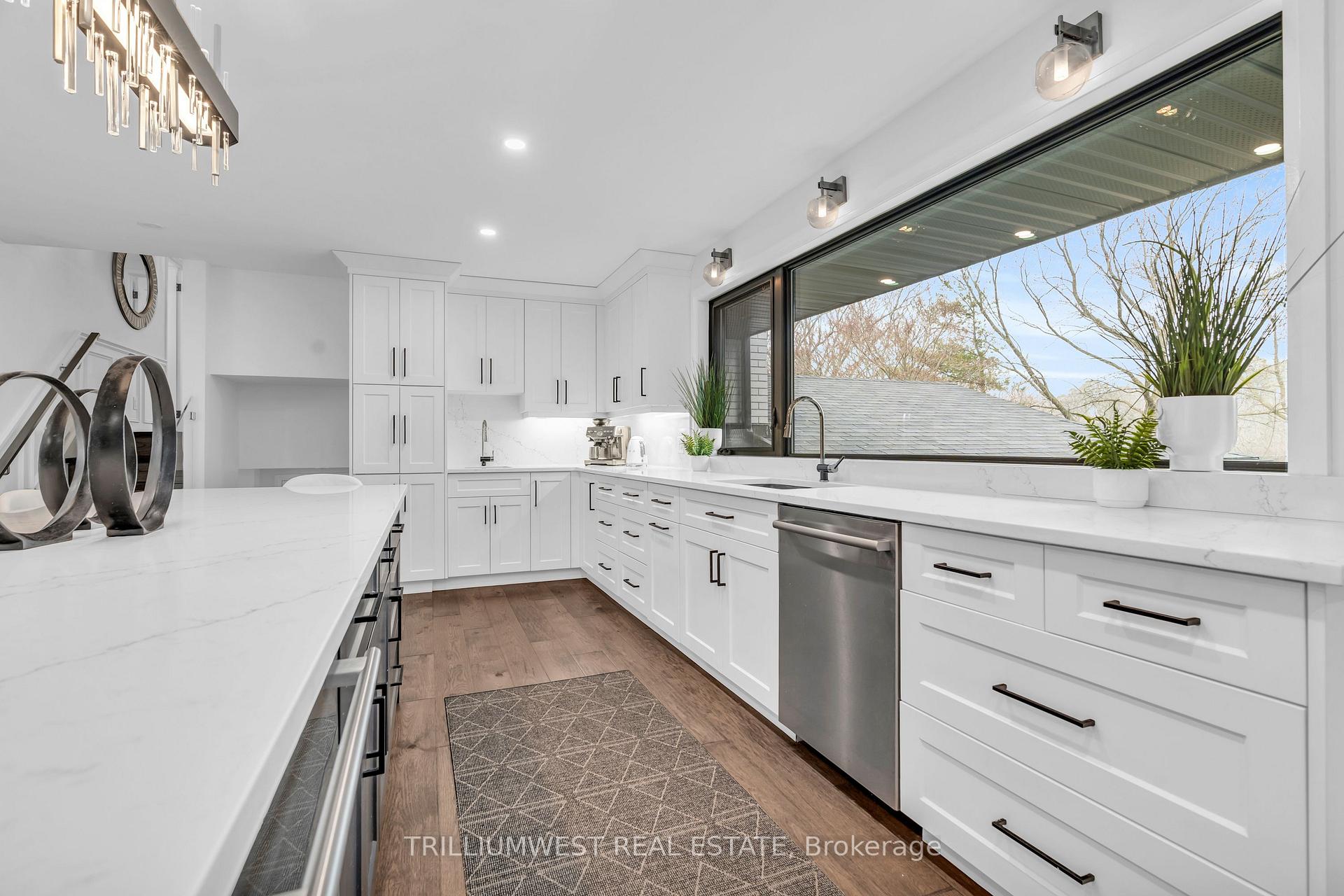 Photo 14 of 100 Margaret Avenue N, Waterloo — HOMEH