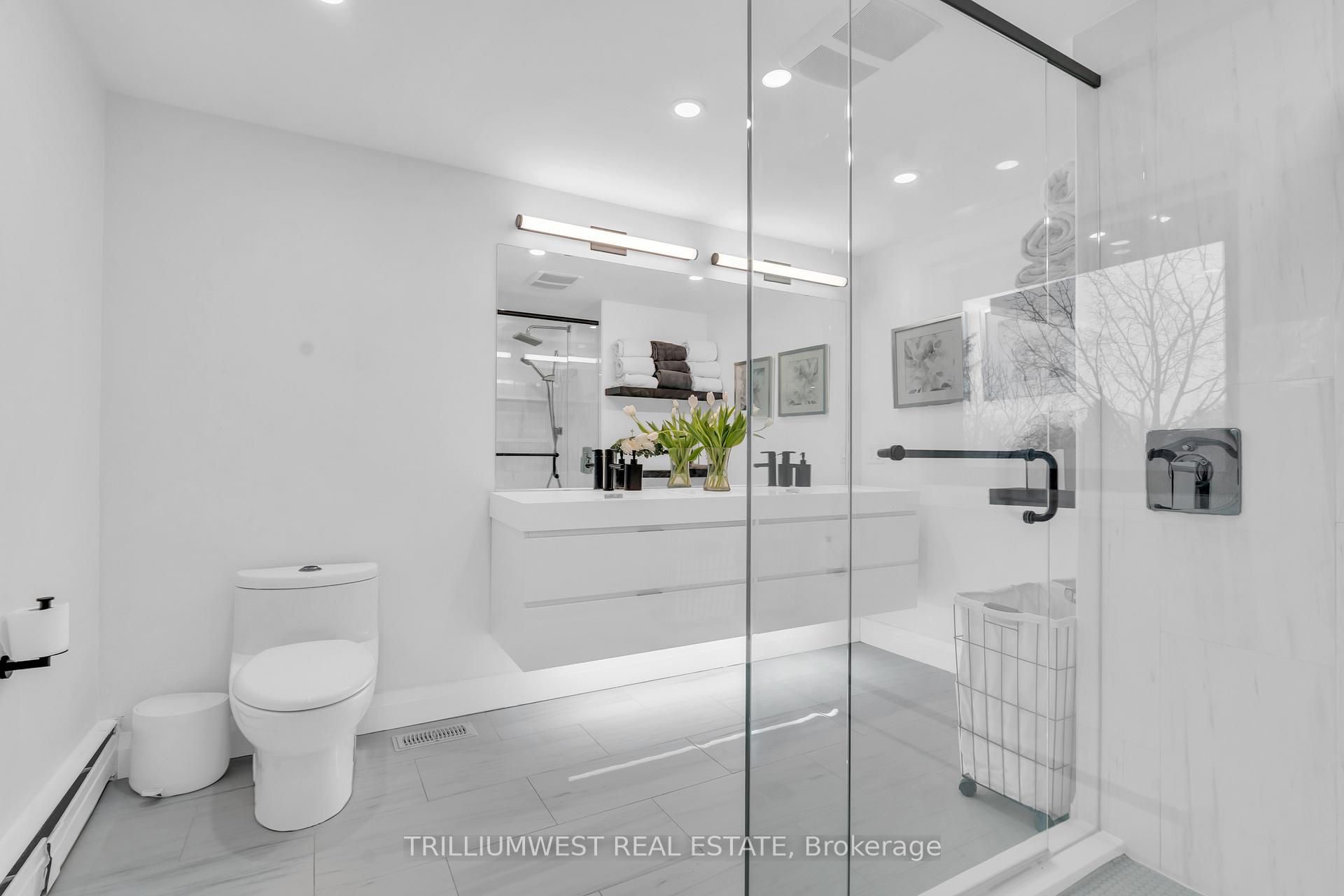 Photo 25 of 100 Margaret Avenue N, Waterloo — HOMEH