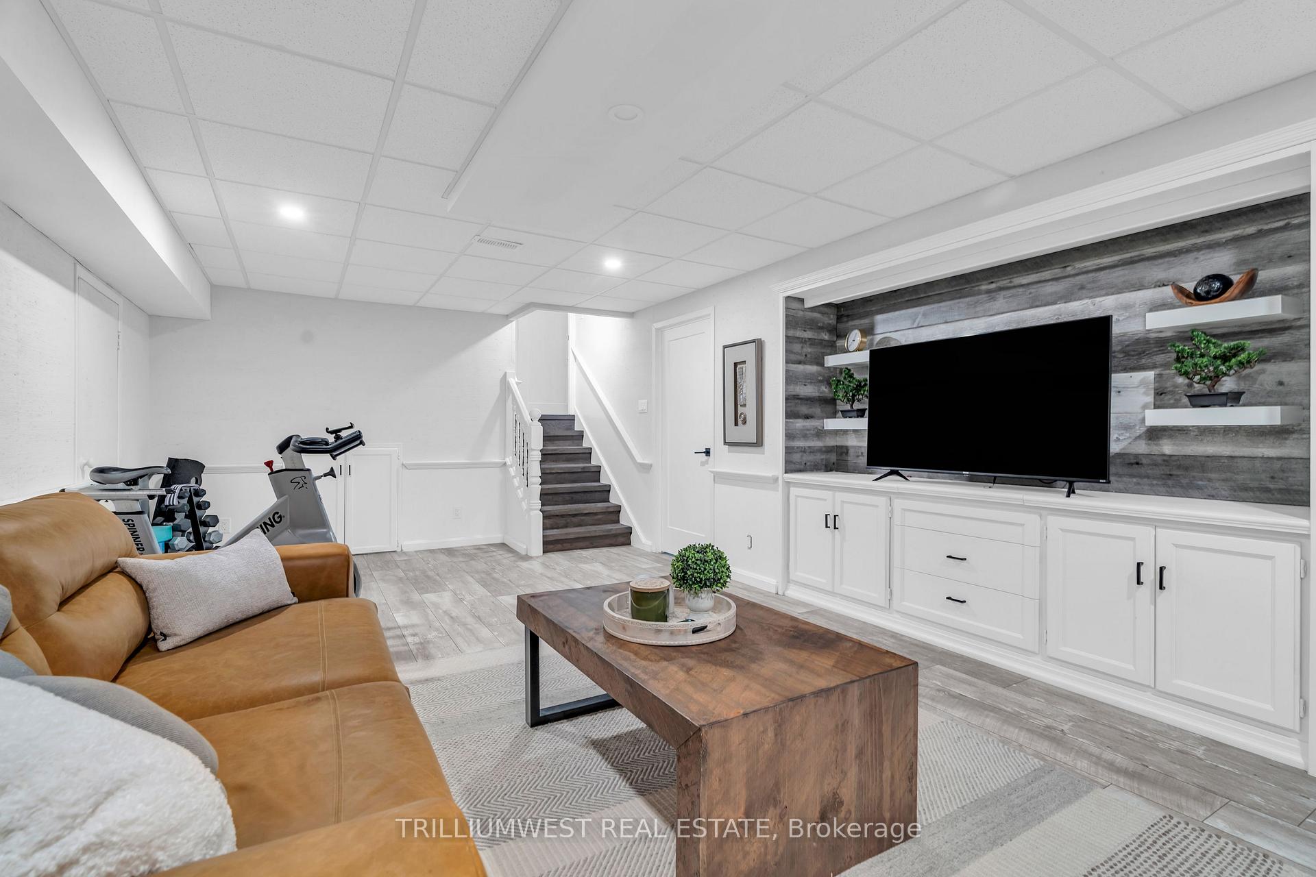 Photo 40 of 100 Margaret Avenue N, Waterloo — HOMEH