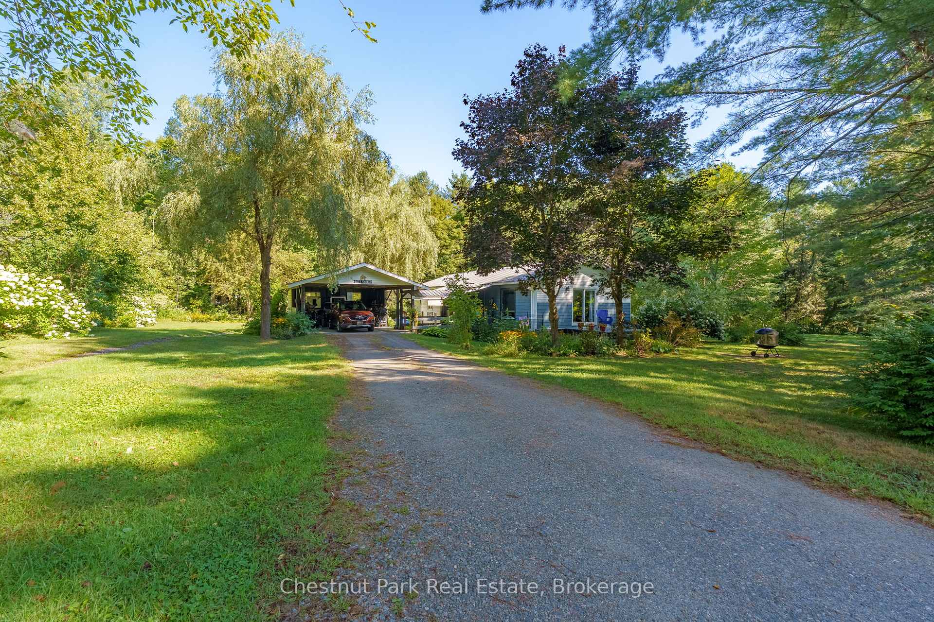 Front of 1047 Naismith Road E