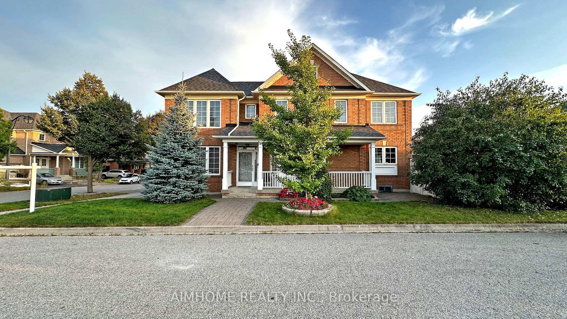 Photo 1 of 61 Sarum Crescent, Markham, Berczy — HOMEH