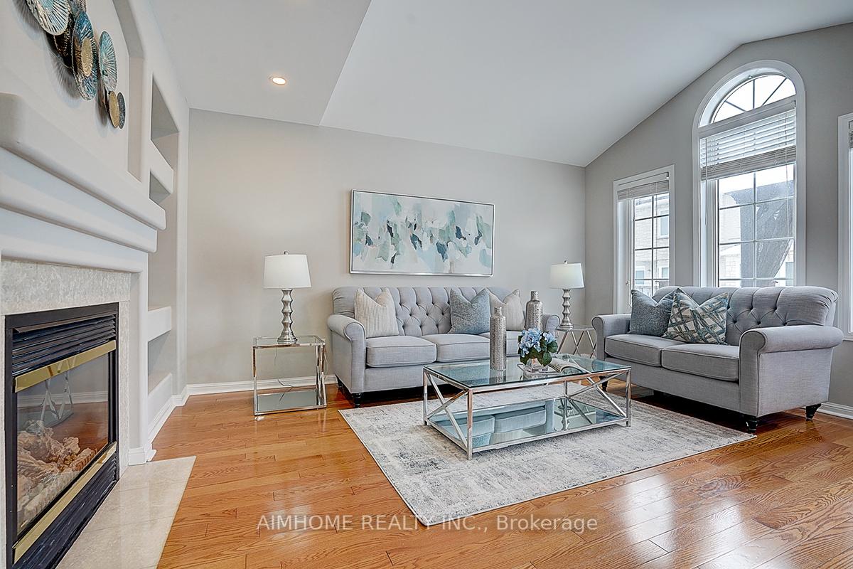 Photo 11 of 61 Sarum Crescent, Markham, Berczy — HOMEH