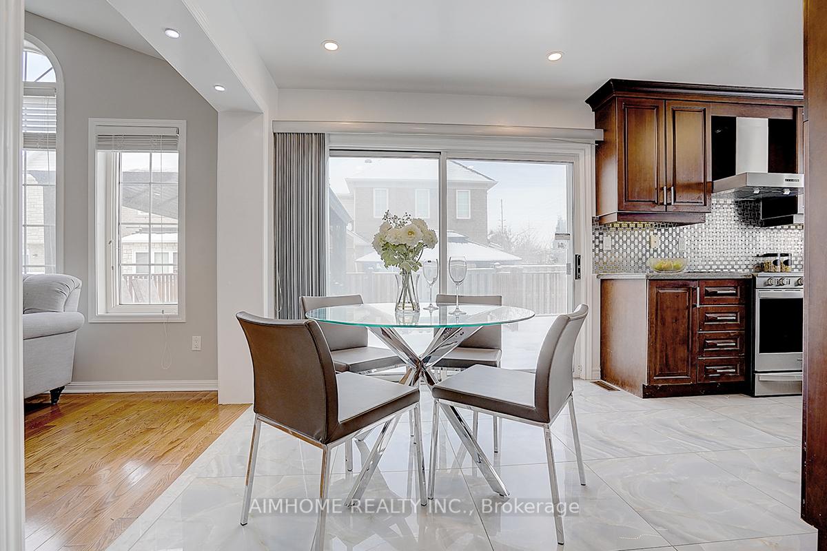 Photo 15 of 61 Sarum Crescent, Markham, Berczy — HOMEH