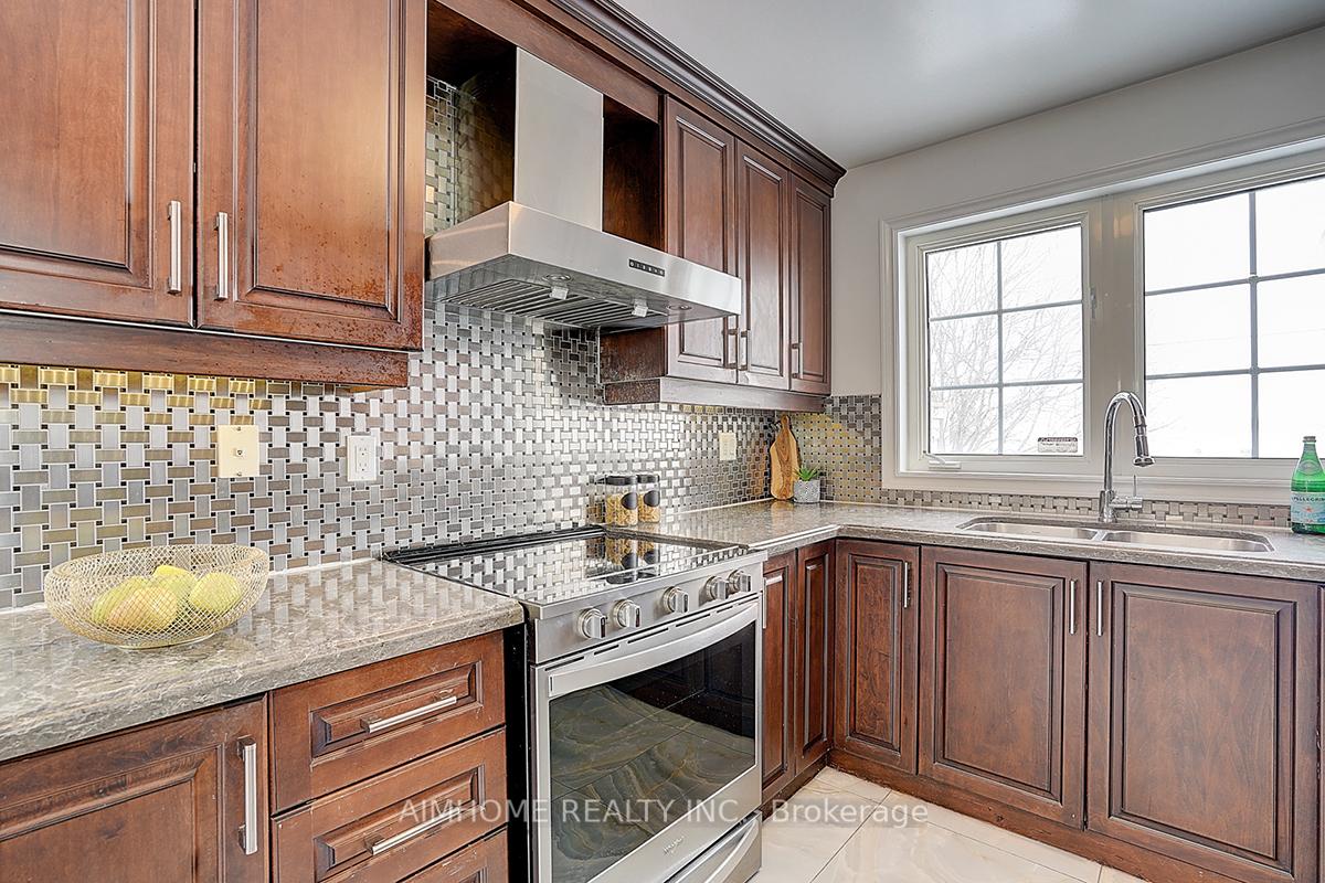 Photo 19 of 61 Sarum Crescent, Markham, Berczy — HOMEH