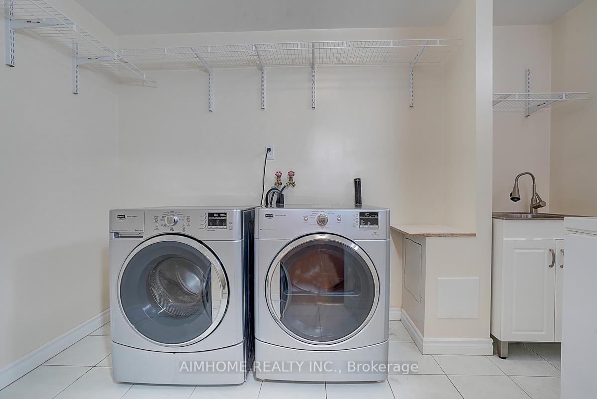 Photo 44 of 61 Sarum Crescent, Markham, Berczy — HOMEH