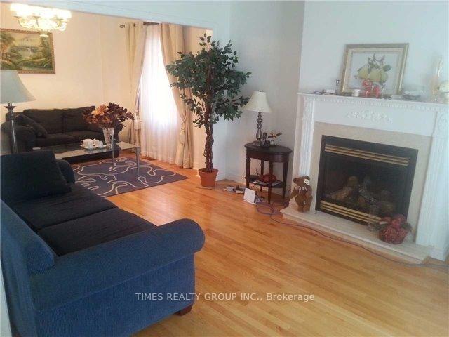 Photo 3 of 516 Pleasant Ridge Avenue, Vaughan, Patterson — HOMEH